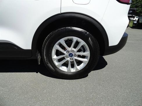 Certified 2022 Ford Escape S image 9