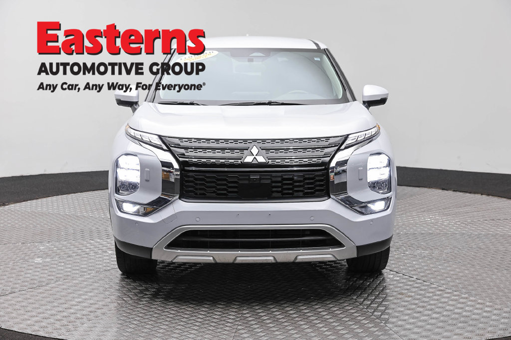 Used 2024 Mitsubishi Outlander SE AWD/4WD image 4