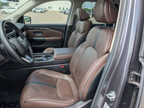 Used 2024 Honda Pilot Elite image 22