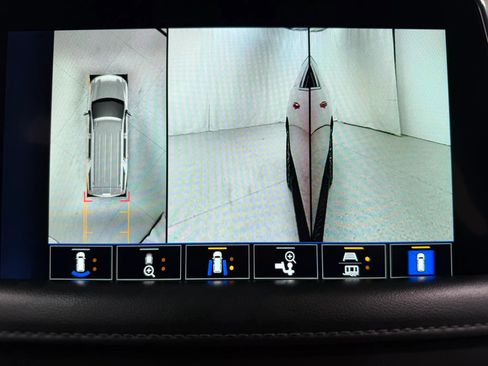 Used 2022 Chevrolet Suburban Z71 w/ Luxury Package AWD/4WD image 29