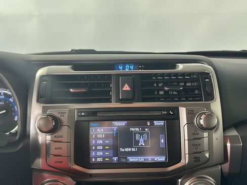 Used 2018 Toyota 4Runner SR5 AWD/4WD image 13