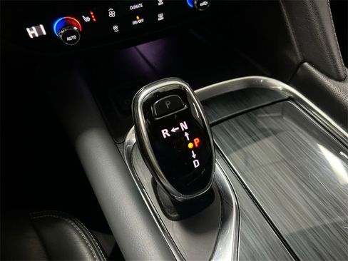 Used 2020 Buick Enclave Essence image 16