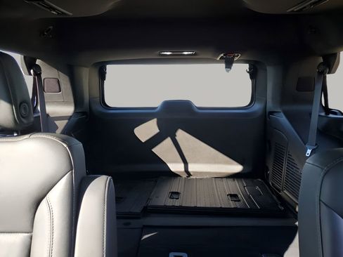 Used 2021 Chevrolet Tahoe Z71 w/ Luxury Package image 23