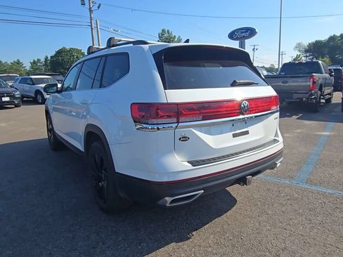 Used 2024 Volkswagen Atlas SE AWD/4WD image 18