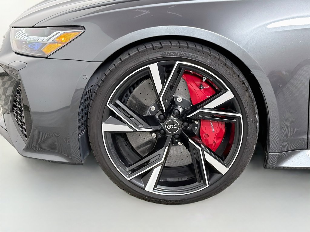 Used 2021 Audi RS 6 w/ Carbon Optic Package AWD/4WD image 33