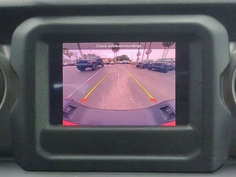 Certified 2021 Jeep Gladiator Sport AWD/4WD image 22