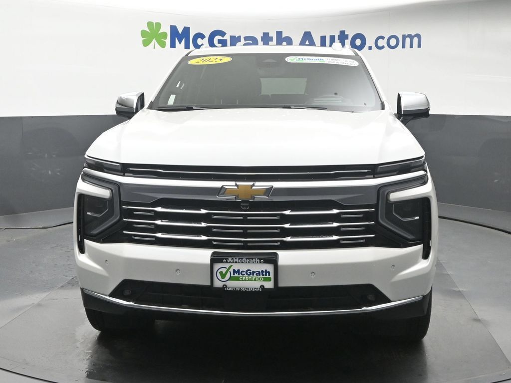 Used 2025 Chevrolet Suburban Premier AWD/4WD image 6