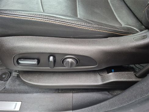 Used 2018 Chevrolet Equinox Premier image 19