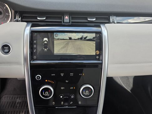 Certified 2023 Land Rover Discovery Sport SE image 18