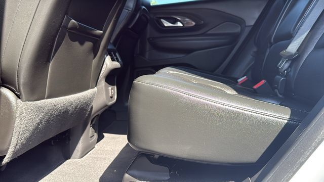 Used 2023 GMC Terrain SLT AWD/4WD image 27