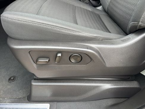 Used 2025 GMC Sierra 1500 Elevation image 16