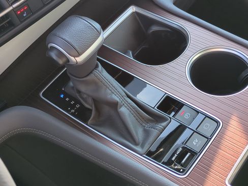 Used 2024 Toyota Sienna XLE image 23