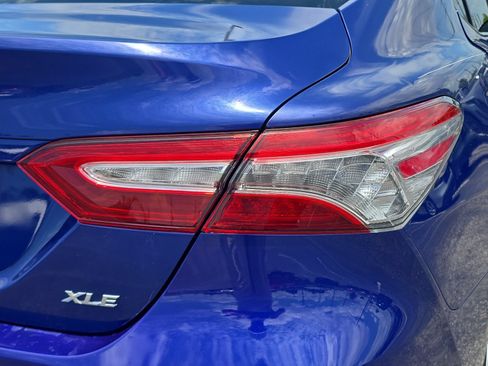 Used 2018 Toyota Camry XLE FWD image 8