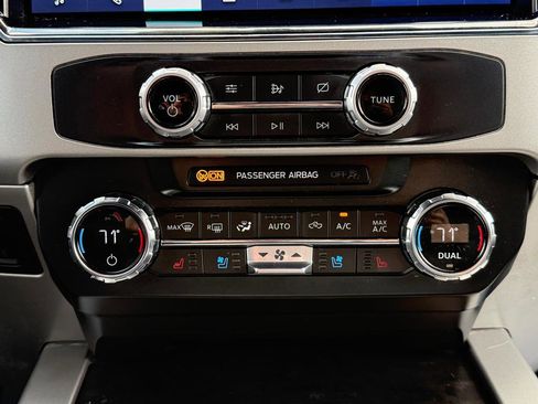 Used 2022 Ford F250 Lariat w/ Chrome Package AWD/4WD image 20
