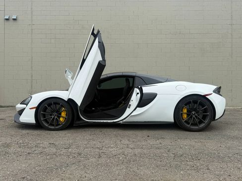 Used 2019 McLaren 570S Spider RWD image 6