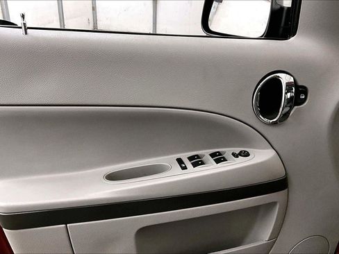 Used 2009 Chevrolet HHR LS image 22