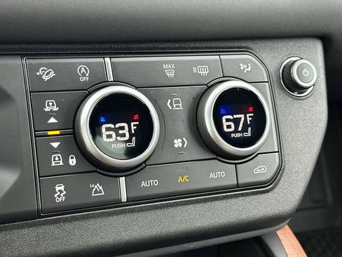 Used 2024 Land Rover Defender 110 X AWD/4WD image 19