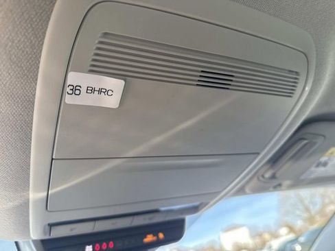 Used 2025 MAZDA MAZDA3 s image 31