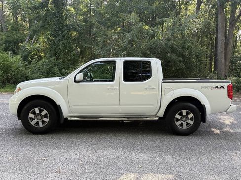 Used 2012 Nissan Frontier PRO-4X AWD/4WD image 10