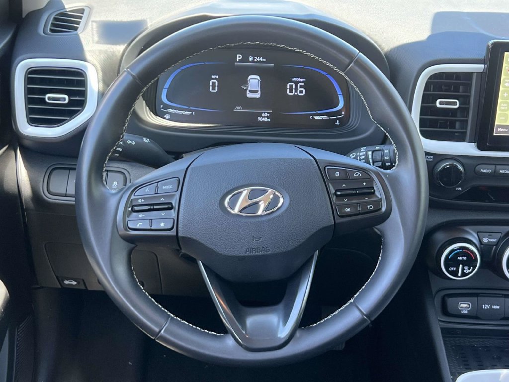 Used 2024 Hyundai Venue Limited FWD image 14