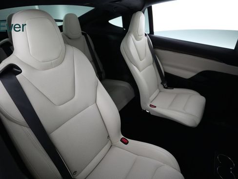 Used 2023 Tesla Model X AWD/4WD image 5