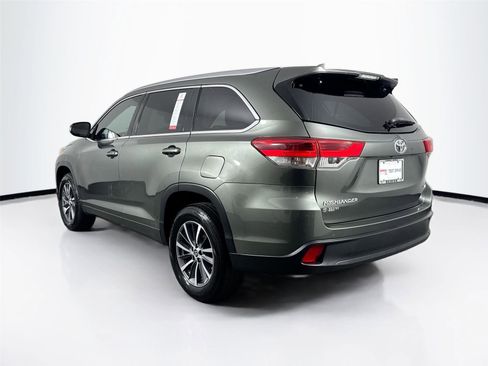 Used 2017 Toyota Highlander XLE FWD image 13