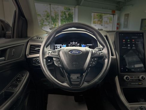 Used 2022 Ford Edge SE w/ Black Appearance Package AWD/4WD image 17