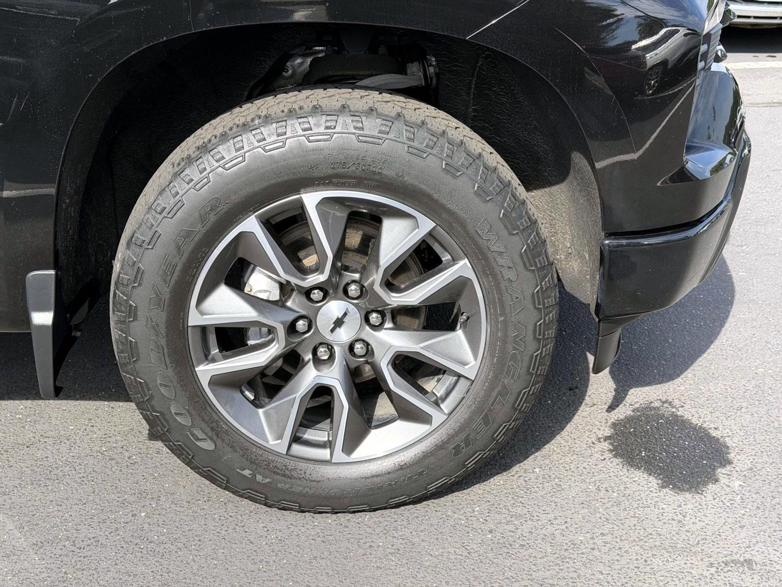 Used 2023 Chevrolet Silverado 1500 RST w/ Z71 Off-Road Package AWD/4WD image 10