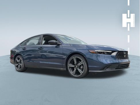 Used 2023 Honda Accord LX image 1