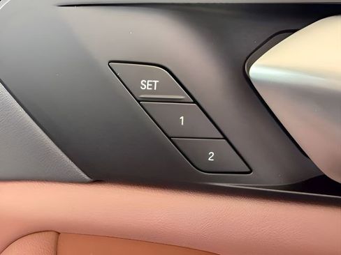 Used 2026 BMW X7 xDrive40i w/ M Sport Package image 29