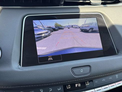 Used 2022 Cadillac XT4 Luxury w/ Cold Weather Package AWD/4WD image 28