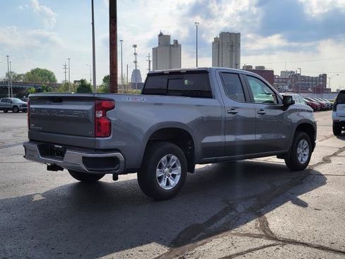 Used 2021 Chevrolet Silverado 1500 LT w/ Convenience Package II AWD/4WD image 2