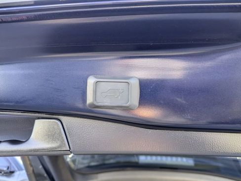 Used 2021 Toyota RAV4 XLE image 30