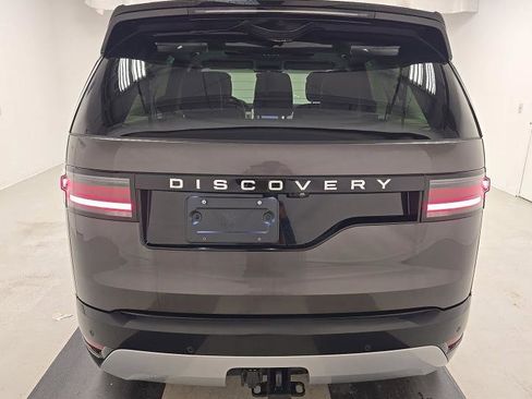 Used 2025 Land Rover Discovery Metropolitan Edition AWD/4WD image 6