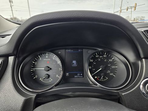 Used 2020 Nissan Rogue SV image 23