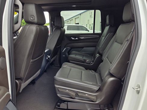Used 2023 GMC Yukon XL Denali w/ Max Trailering Package AWD/4WD image 10