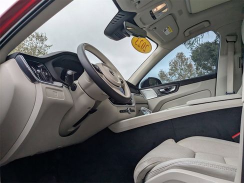 Certified 2023 Volvo XC60 B6 Ultimate image 2