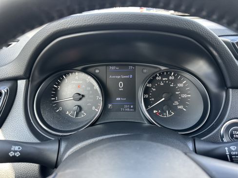 Used 2020 Nissan Rogue SV FWD image 33