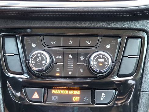 Used 2020 Buick Encore Essence FWD image 13