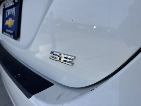 Used 2024 Toyota Camry SE FWD image 8