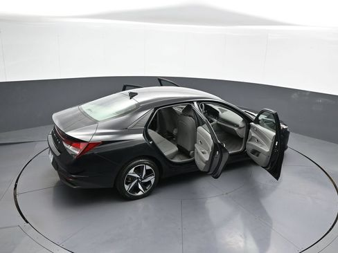 Certified 2023 Hyundai Elantra SEL w/ Convenience Package FWD image 45