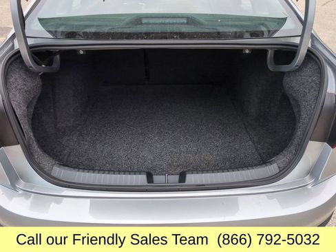 Used 2025 Volkswagen Jetta SE FWD image 23