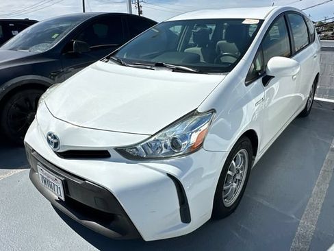 Certified 2017 Toyota Prius V Two FWD image 2