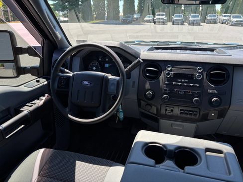 Used 2015 Ford F250 XL w/ Power Equipment Group AWD/4WD image 23