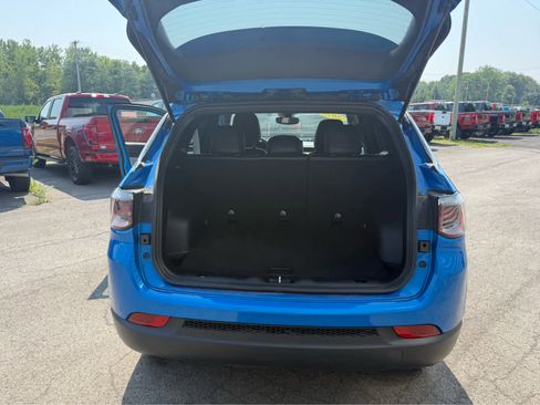 Used 2023 Jeep Compass Latitude AWD/4WD image 18
