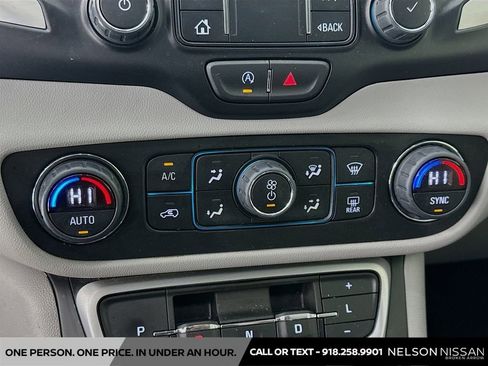 Used 2022 GMC Terrain SLT w/ LPO, Floor Liner Package image 15