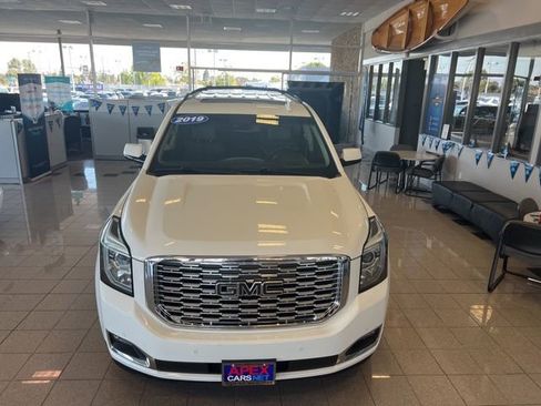 Used 2019 GMC Yukon Denali w/ Denali Ultimate Package image 18