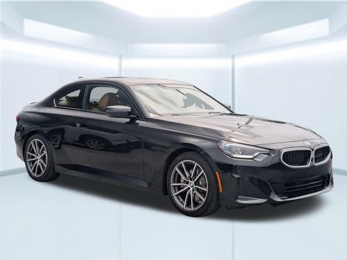 Used 2025 BMW 230i Coupe w/ Convenience Package RWD image 7
