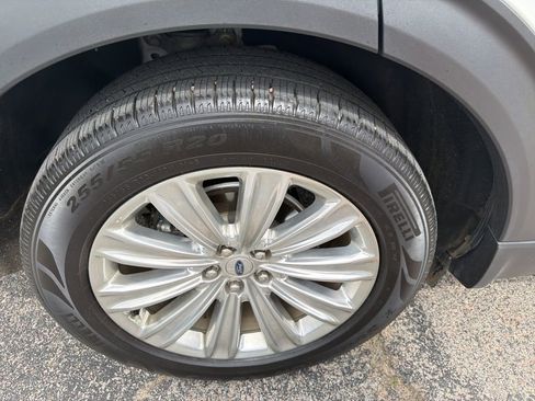 Used 2020 Ford Explorer Limited RWD image 13