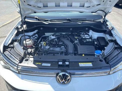 Used 2025 Volkswagen Taos SEL AWD/4WD image 30